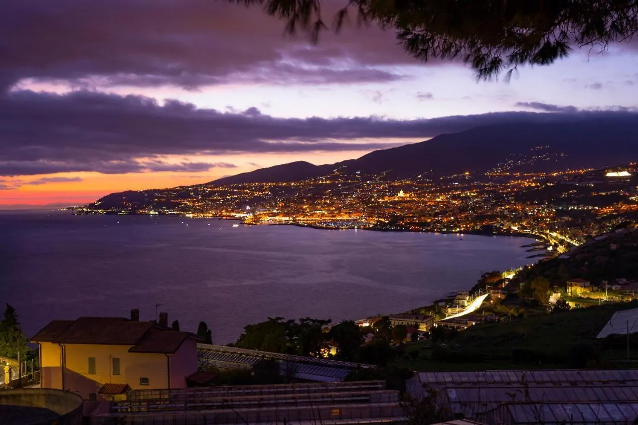 Villa Savoia Vivaldi 0-21 Sanremo Apartment